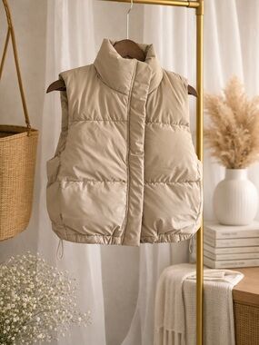 Light Beige Puffer Vest - Women's Sleeveless Coat